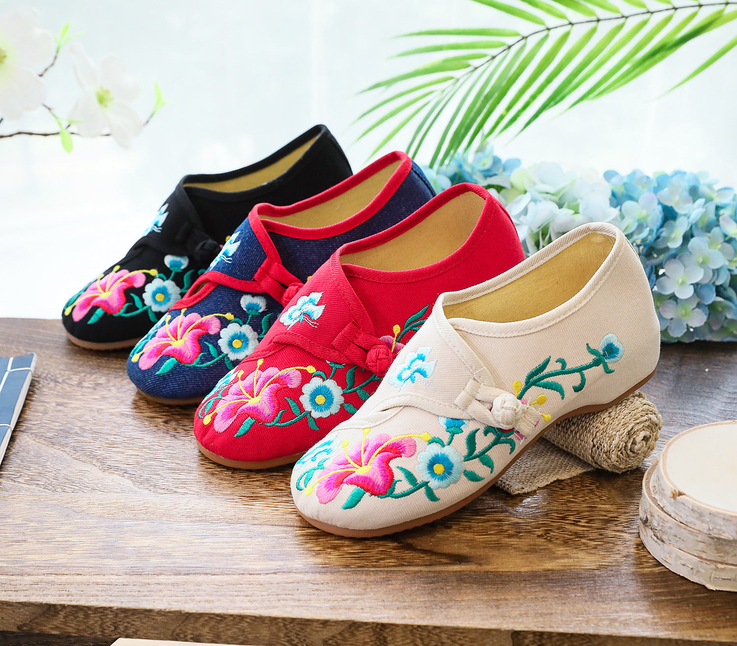 Morning Glory Petunia Embroidery Flower Round Head Spring And Autumn Women's Shoes